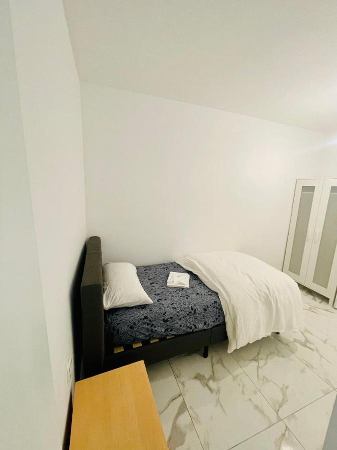 Queen Apartments Santa Coloma de Gramanet Eksteriør bilde